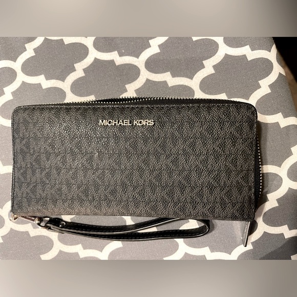 MICHAEL Michael Kors Handbags - Michael Kors Signature Logo Wallet